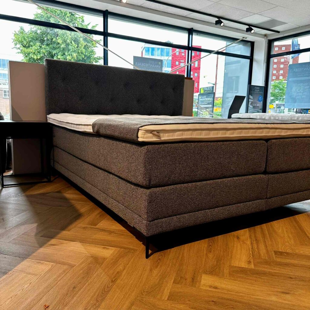 Avek Simmer boxspring