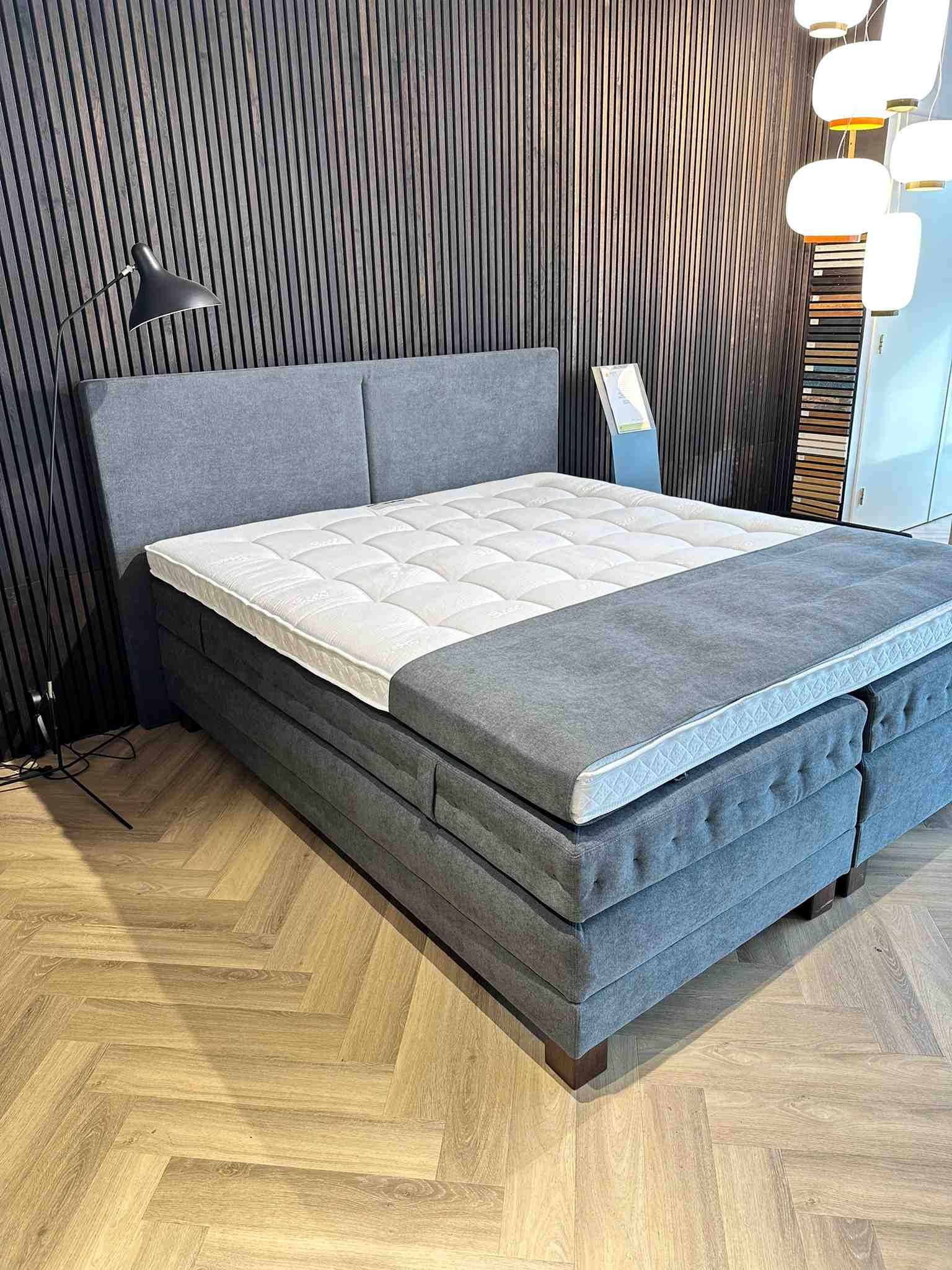Kuperus Falun boxspringset 180x210 showroommodel 4 Kuperus Boxspring Falun 180x210