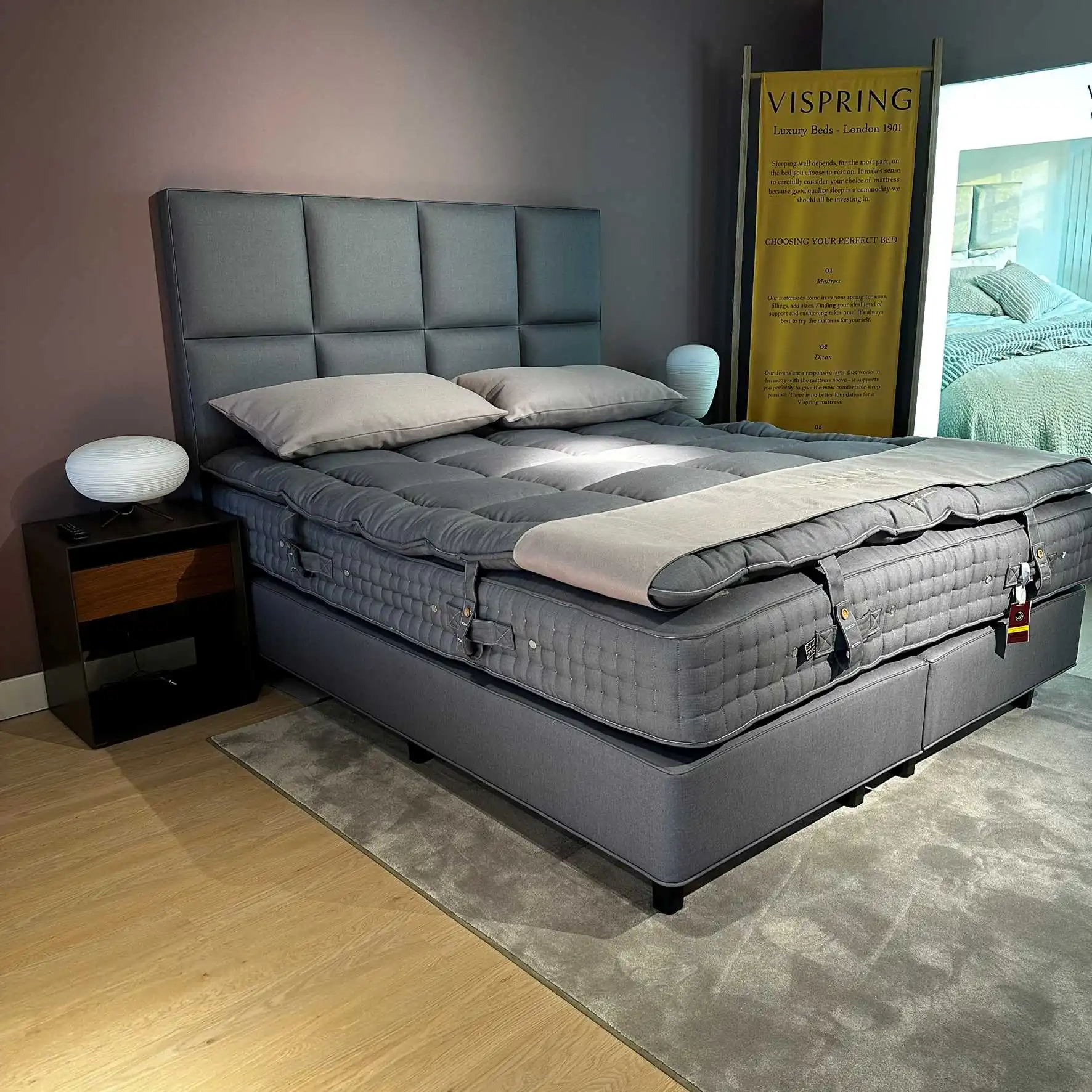 Vispring Tiara Superb incl Sovereign boxspring en Atlas hoofdbord 5 Vispring Tiara Supurb showroommodel