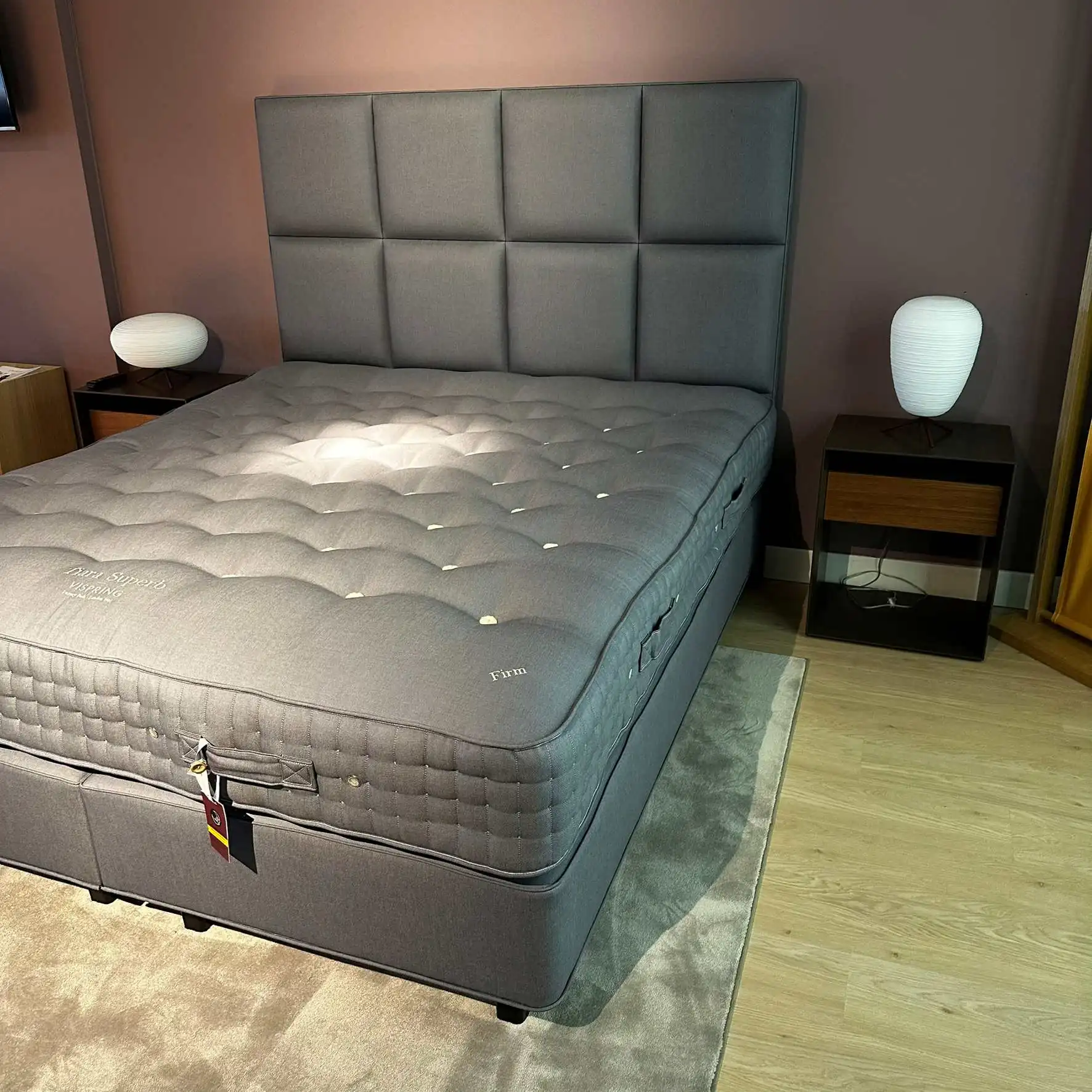 Vispring Tiara Superb incl Sovereign boxspring en Atlas hoofdbord 9 Vispring Tiara Supurb showroommodel