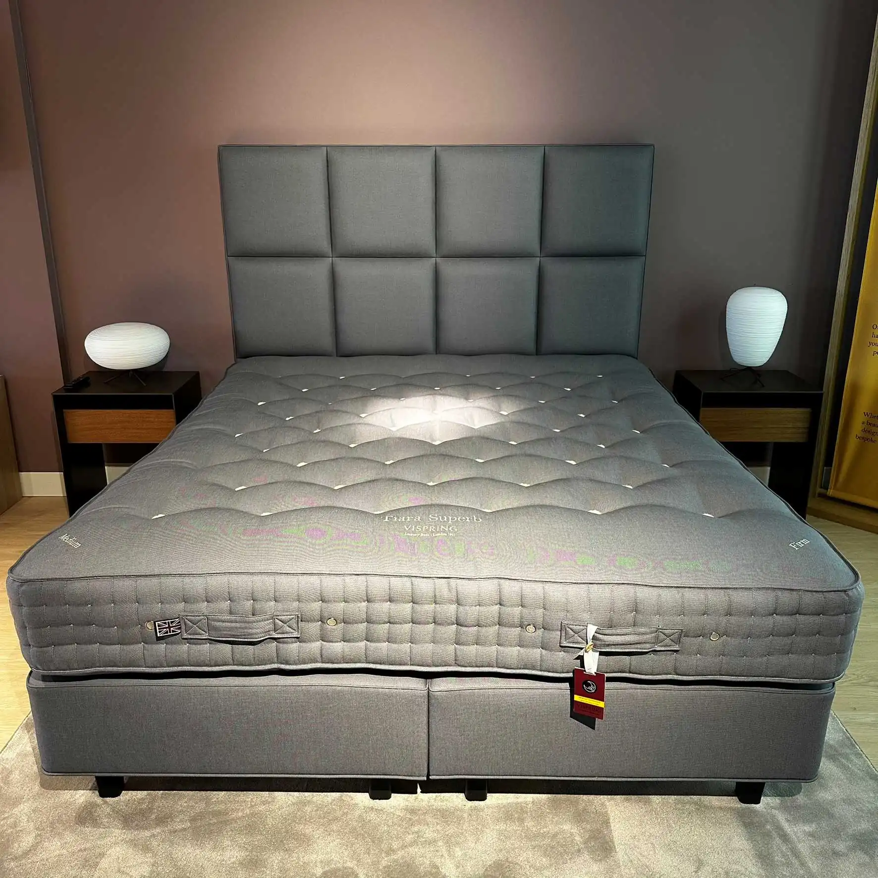 Vispring Tiara Superb incl Sovereign boxspring en Atlas hoofdbord 8 Vispring Tiara Supurb showroommodel