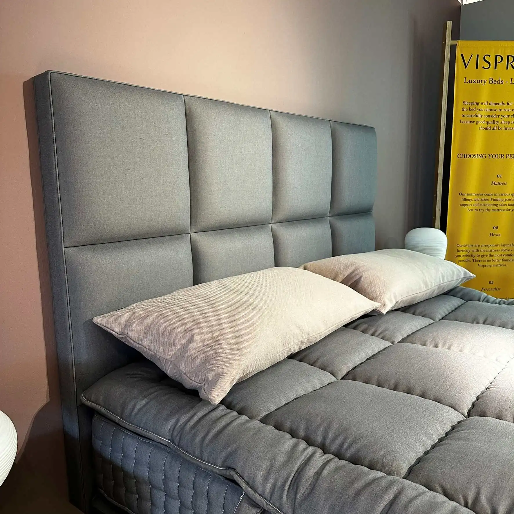 Vispring Tiara Superb incl Sovereign boxspring en Atlas hoofdbord 7 Vispring Tiara Supurb showroommodel