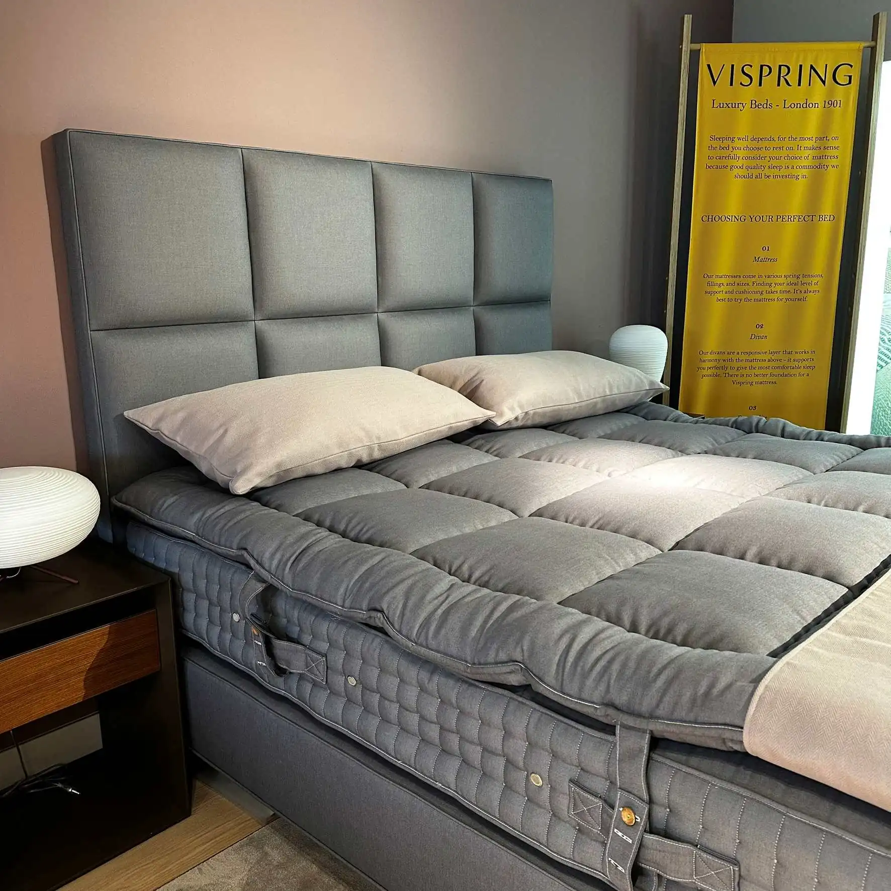 Vispring Tiara Superb incl Sovereign boxspring en Atlas hoofdbord 6 Vispring Tiara Supurb showroommodel